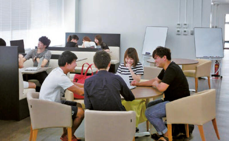 国際教養学部棟