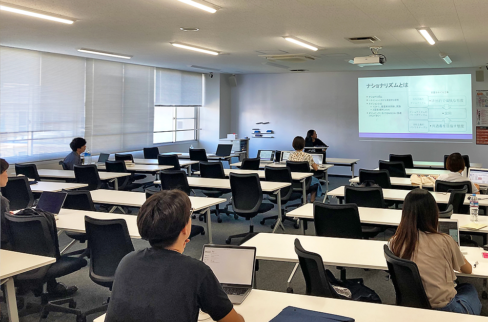学際ゼミ(総合国際学位プログラム全体ゼミ)の様子その2